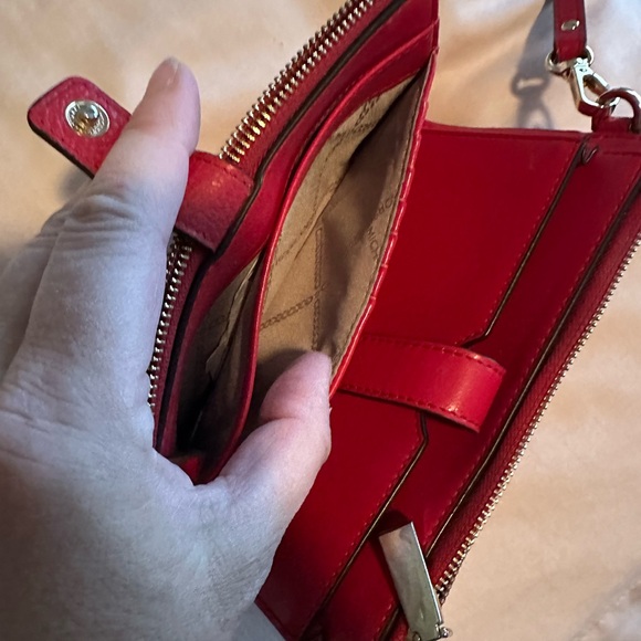 Like New Michael Kors Jet Set Double Zip pebble Leather Wristlet in Red Chili - Picture 8 of 11